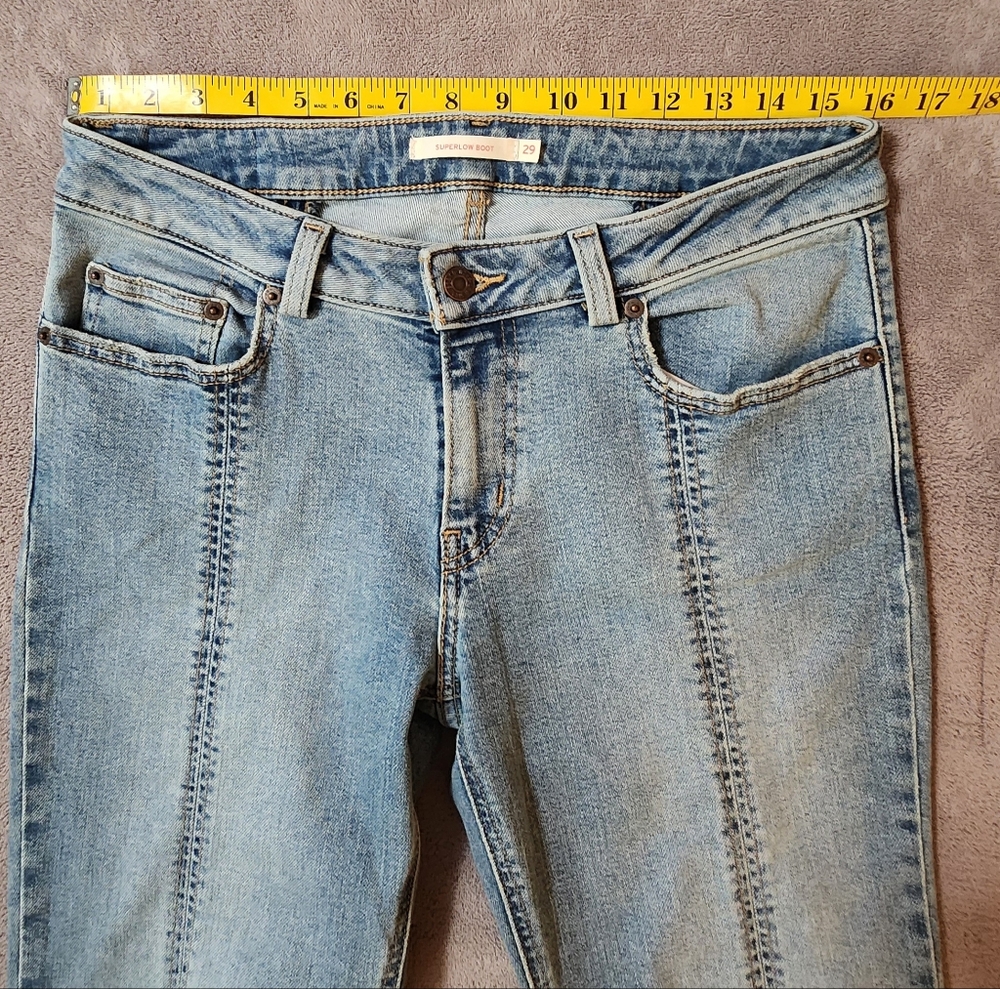Levi's - Picture 7 of 12
